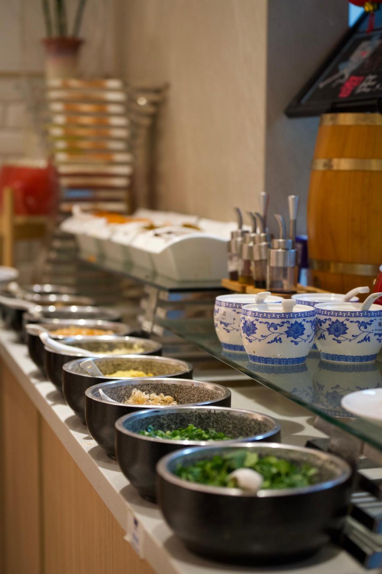 Holiday Inn Express Chengdu Tianfu Square By Ihg - Chunxi Road And Kuanzhai Alley מראה חיצוני תמונה