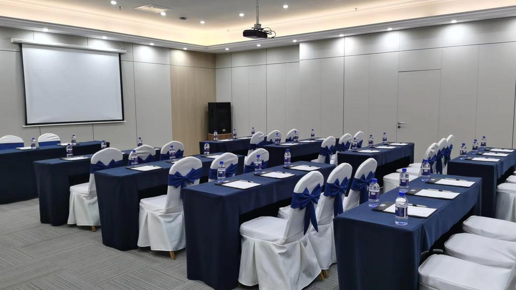 Holiday Inn Express Chengdu Tianfu Square By Ihg - Chunxi Road And Kuanzhai Alley מראה חיצוני תמונה