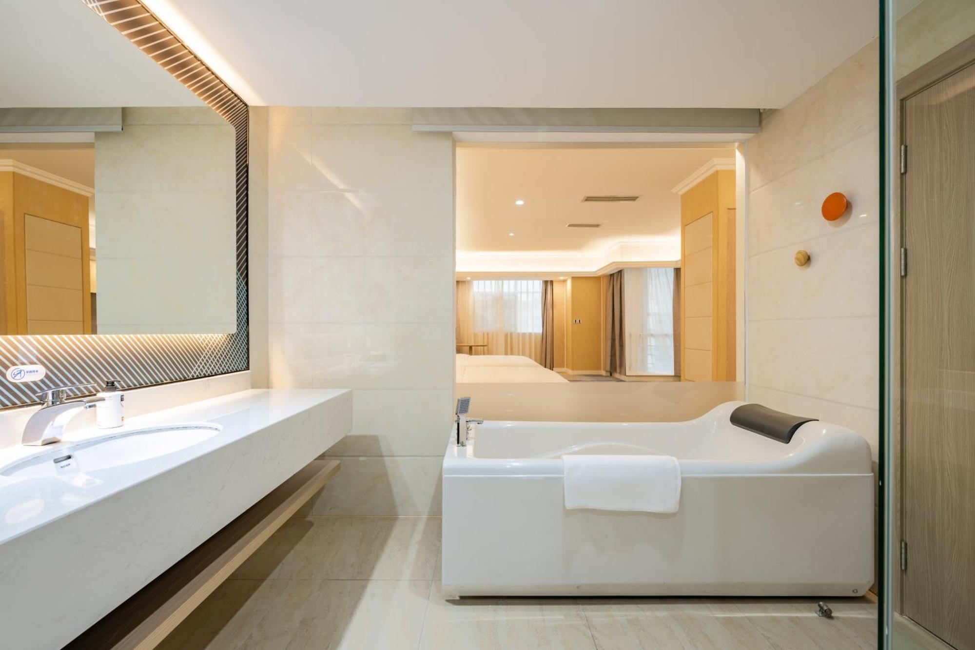 Holiday Inn Express Chengdu Tianfu Square By Ihg - Chunxi Road And Kuanzhai Alley מראה חיצוני תמונה