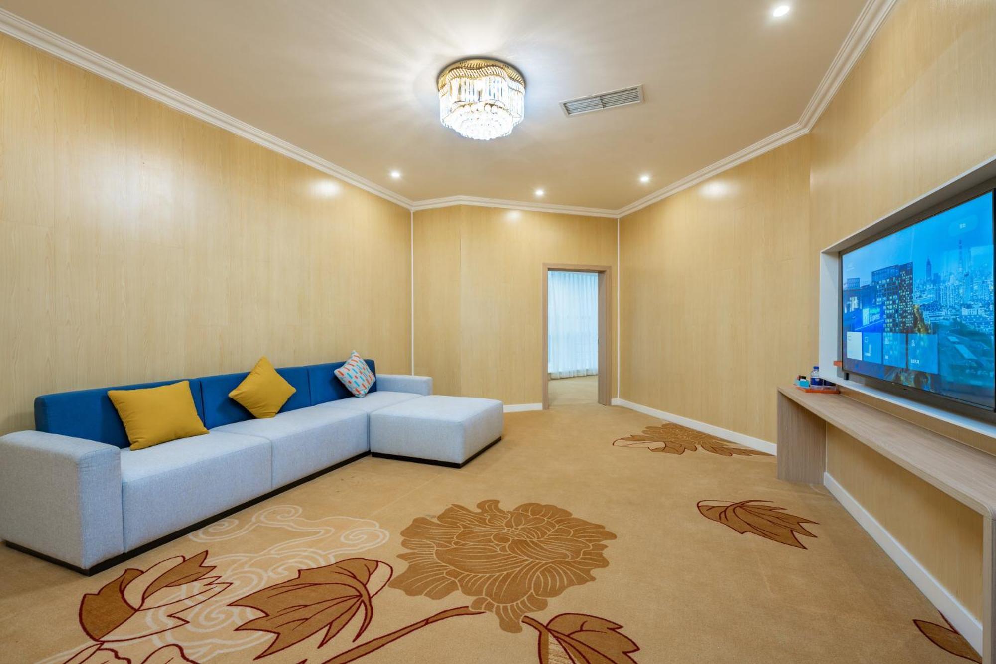 Holiday Inn Express Chengdu Tianfu Square By Ihg - Chunxi Road And Kuanzhai Alley מראה חיצוני תמונה