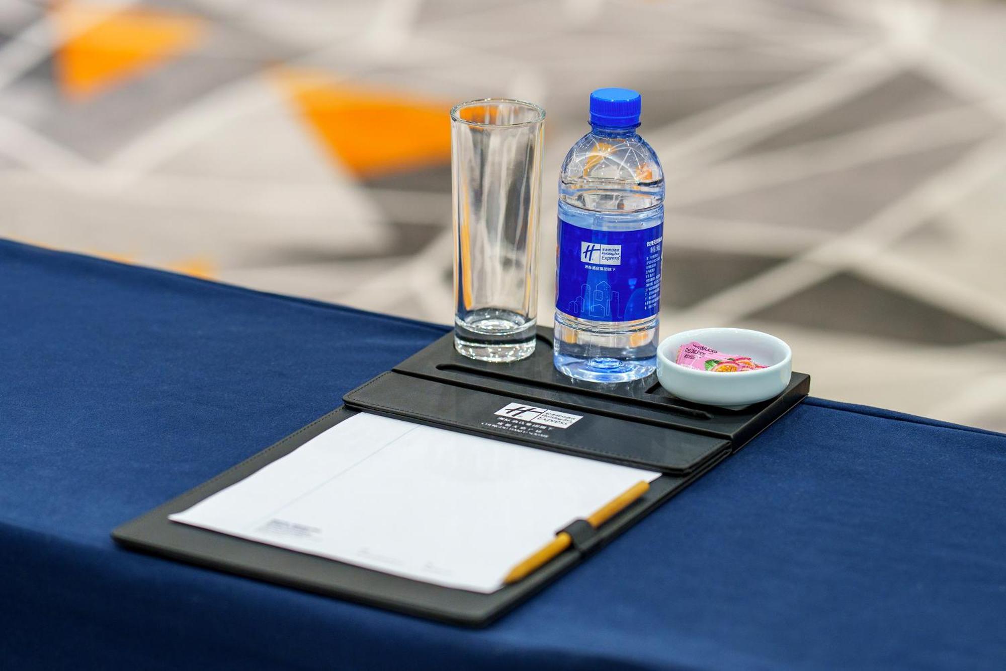 Holiday Inn Express Chengdu Tianfu Square By Ihg - Chunxi Road And Kuanzhai Alley מראה חיצוני תמונה