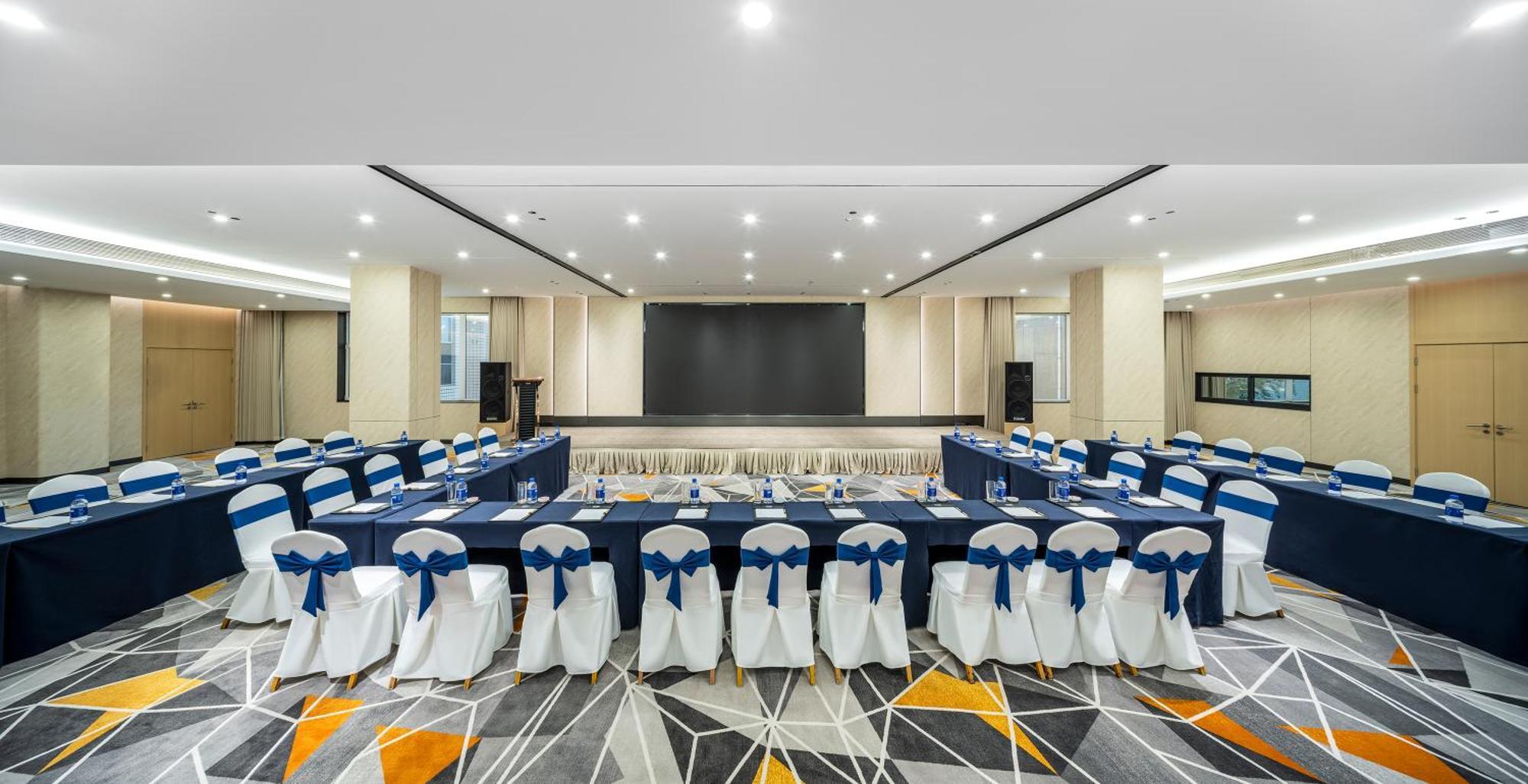 Holiday Inn Express Chengdu Tianfu Square By Ihg - Chunxi Road And Kuanzhai Alley מראה חיצוני תמונה