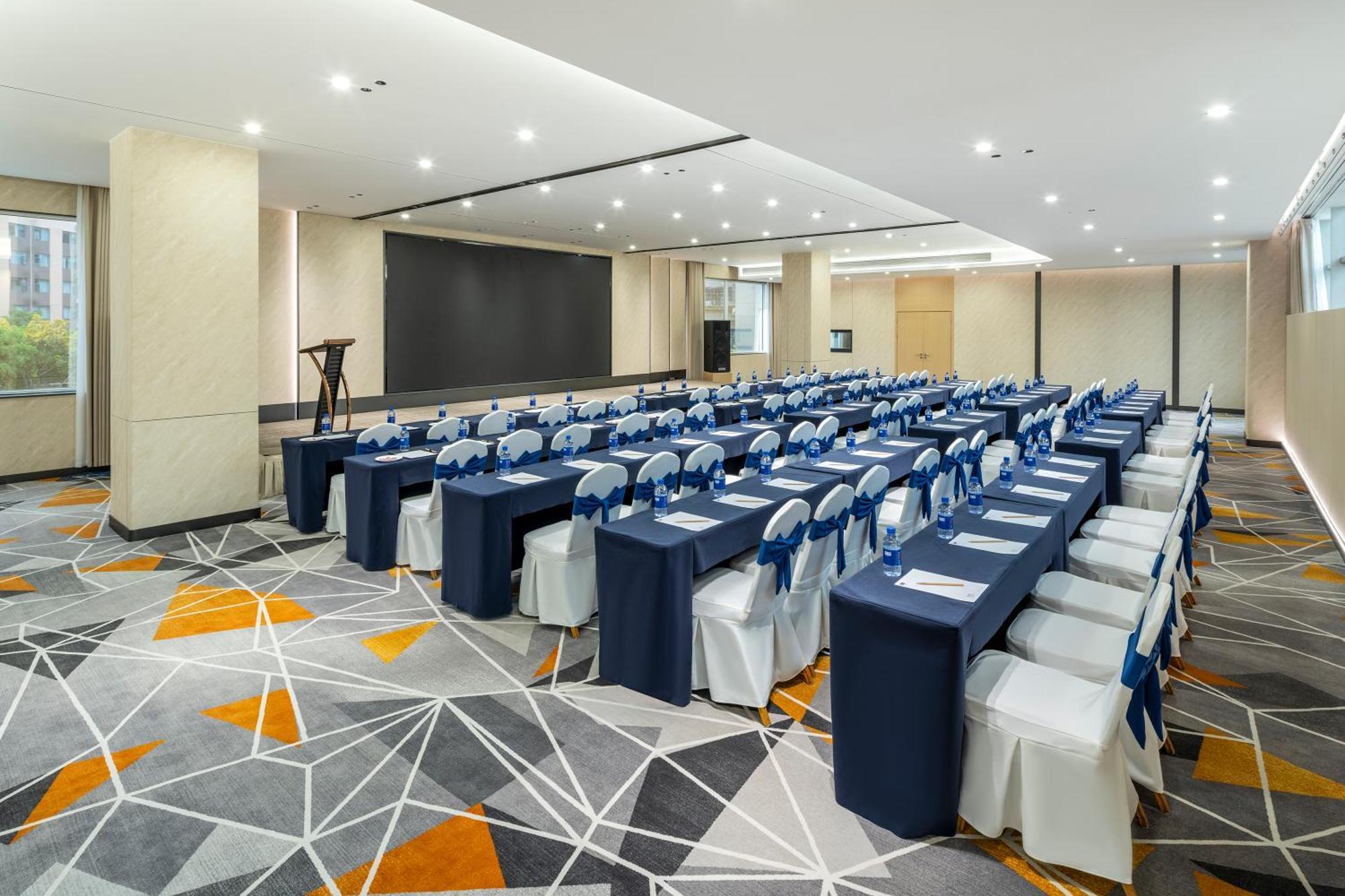 Holiday Inn Express Chengdu Tianfu Square By Ihg - Chunxi Road And Kuanzhai Alley מראה חיצוני תמונה