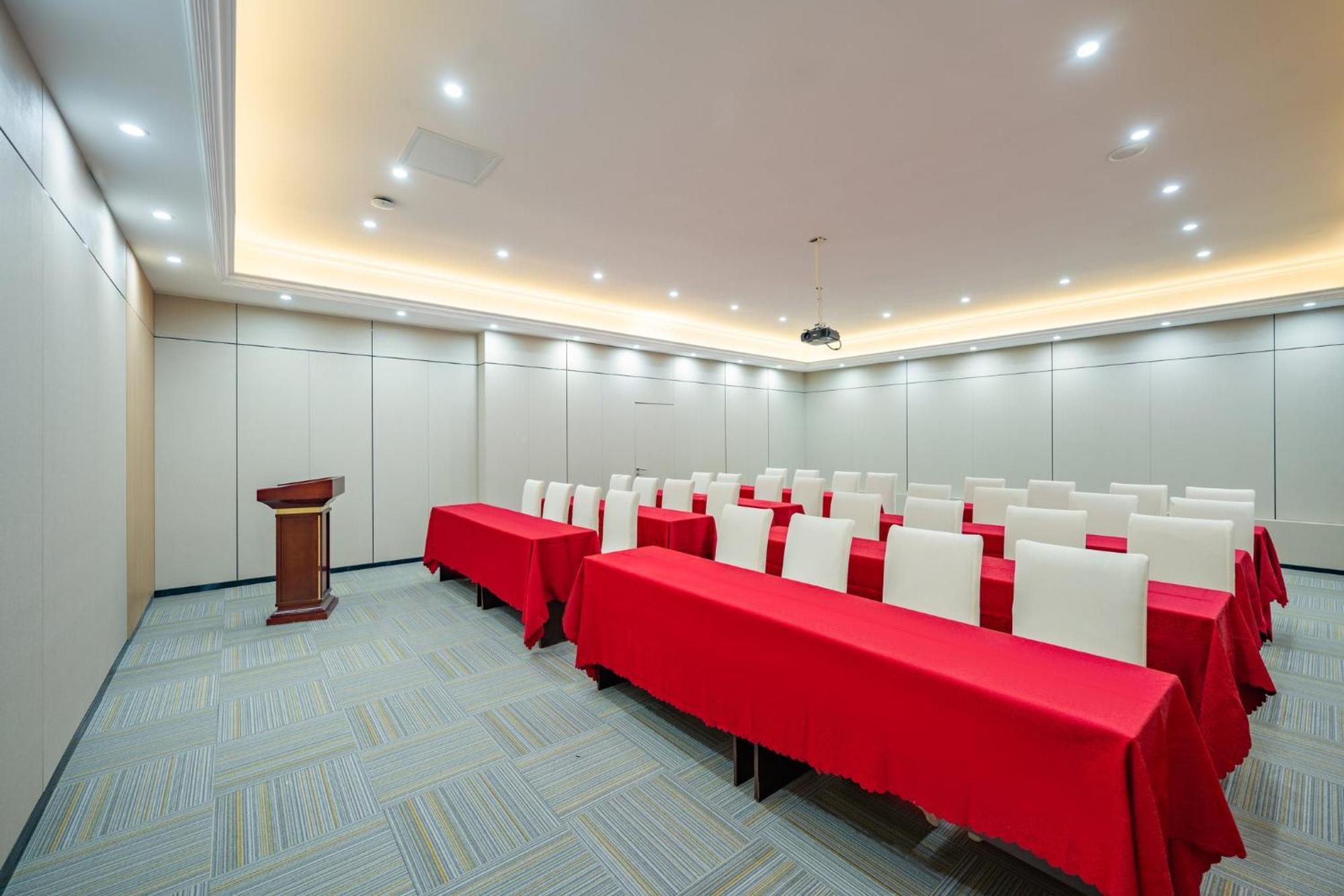Holiday Inn Express Chengdu Tianfu Square By Ihg - Chunxi Road And Kuanzhai Alley מראה חיצוני תמונה