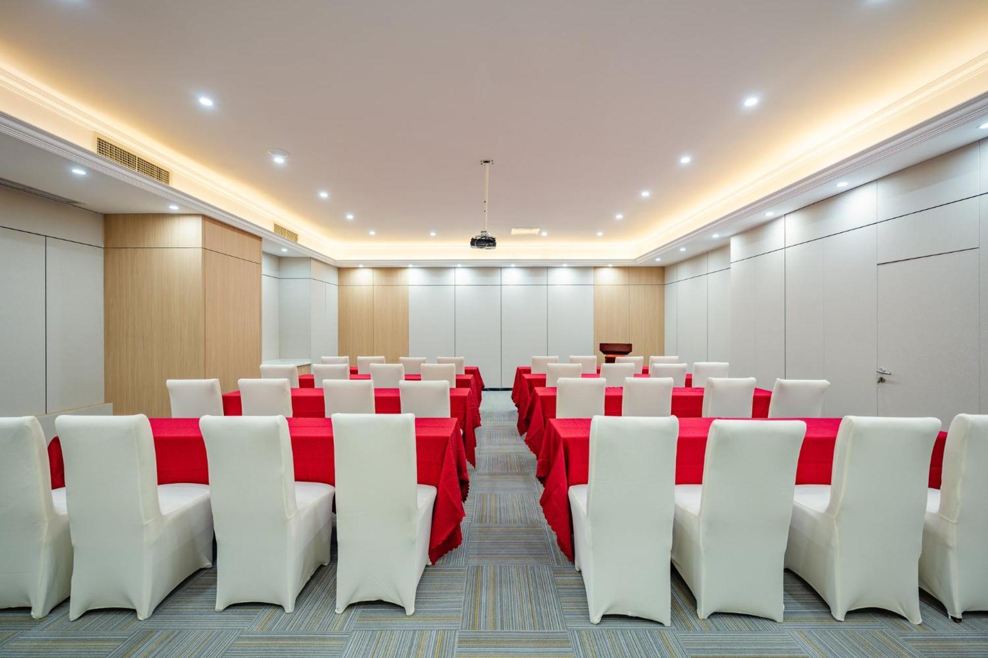 Holiday Inn Express Chengdu Tianfu Square By Ihg - Chunxi Road And Kuanzhai Alley מראה חיצוני תמונה